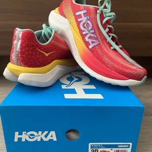 HOKA W MACH X